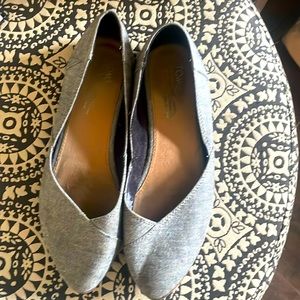 Toms Jutti Flats Gray 7. Show some wear but have a lot of life left.